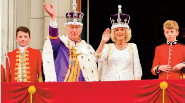 Charles III couronné en grande pompe à Londres