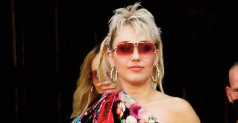 Miley Cyrus répond à la rumeur