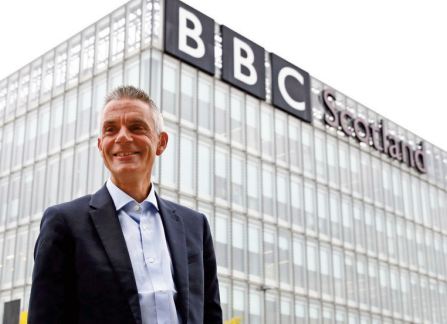 Le patron de la BBC défend l’ attitude du groupe lors du départ de Russell Brand