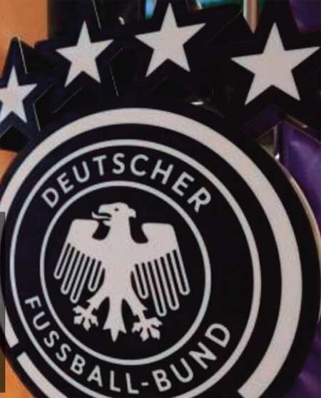 After leaving Adidas, “Mannschaft” criticized for lack of “patriotism”