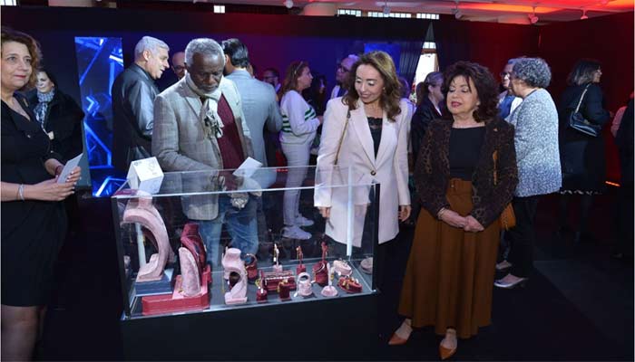 Exposition de bijoux au Théatre Italia