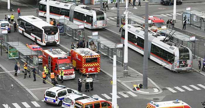 Attaque au couteau à Lyon. L'agresseur d’origine marocaine va être interné en psychiatrie Attaque au couteau à Lyon. L'agresseur d’origine marocaine va être interné en psychiatrie