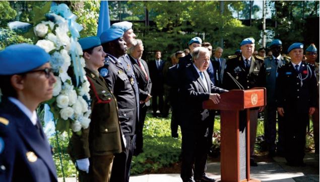 Le SG de l'ONU honore deux Casques bleus des Forces Armées Royales décédés au service de la paix
