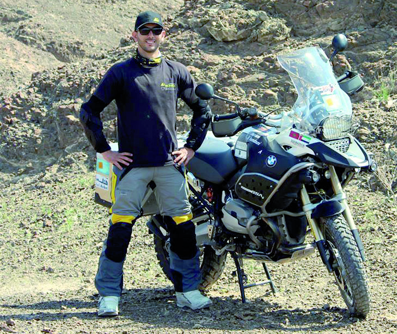 Un jeune Marocain sillonne l'Europe à moto pour la bonne cause