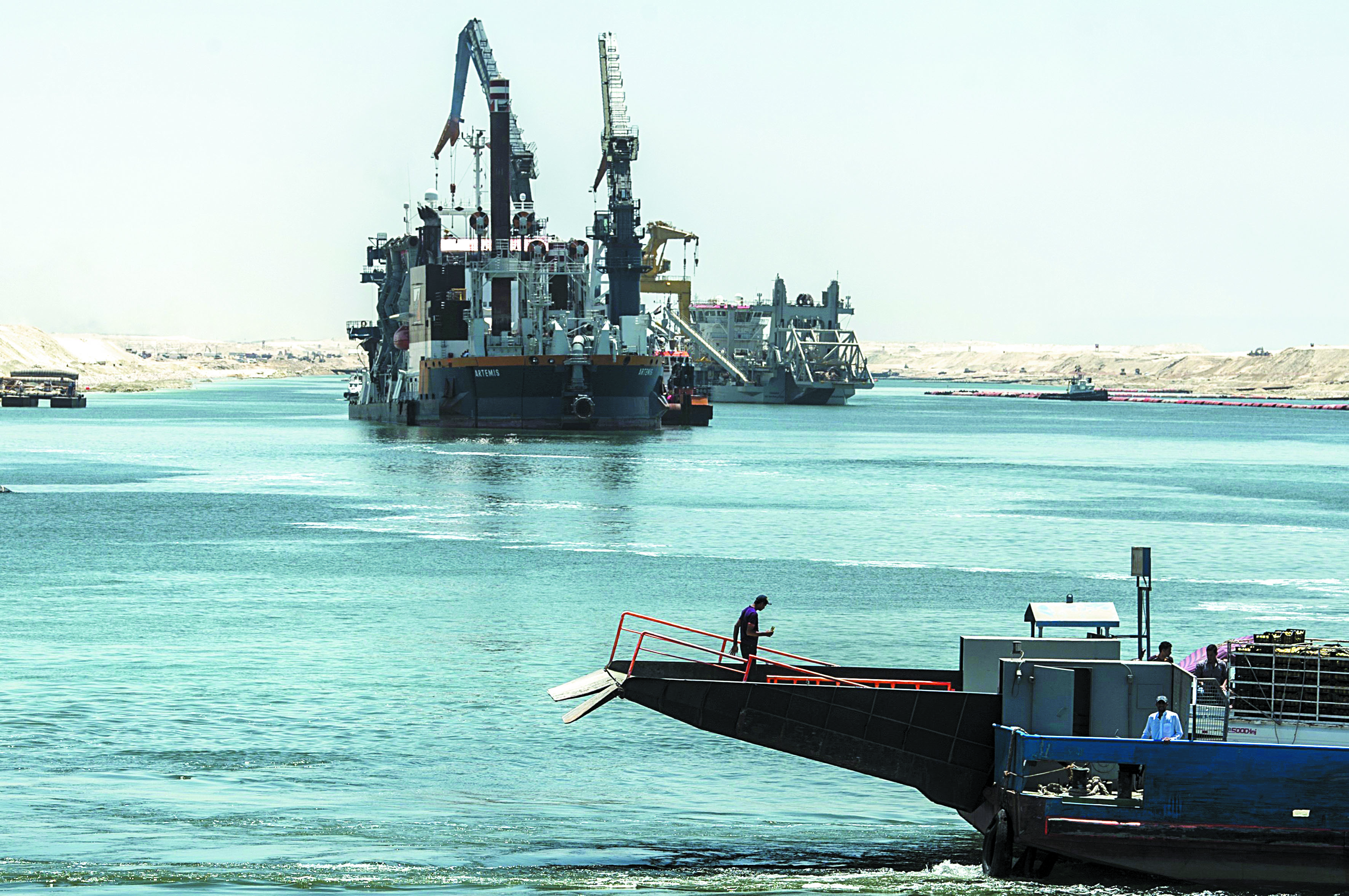 Inauguration en grande pompe de la seconde voie du canal de Suez