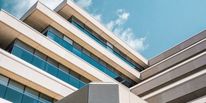 First Commercial Estate Company réduit ses parts dans Aradei Capital