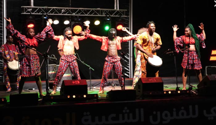 53e FNAP. La troupe “Yiriba Africa” du Burkina Faso émerveille le public du festival 53e FNAP. La troupe “Yiriba Africa” du Burkina Faso émerveille le public du festival