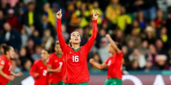 Anissa Lahmari rejoint le Levante UD