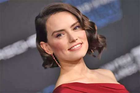 Daisy Ridley, héroïne de la dernière trilogie Star Wars, souffre d'une maladie de la thyroïde Daisy Ridley, héroïne de la dernière trilogie Star Wars, souffre d'une maladie de la thyroïde