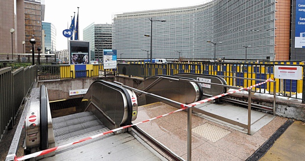 A Bruxelles, écoles et métros rouvrent malgré le maintien de l'alerte maximale