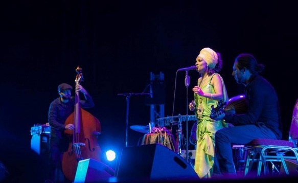 Les rythmes africains sublimés par Oum à Constantine Les rythmes africains sublimés par Oum à Constantine