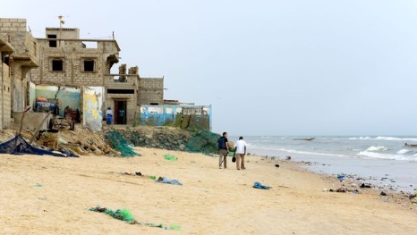 Au Sénégal, l'océan bouscule les hommes