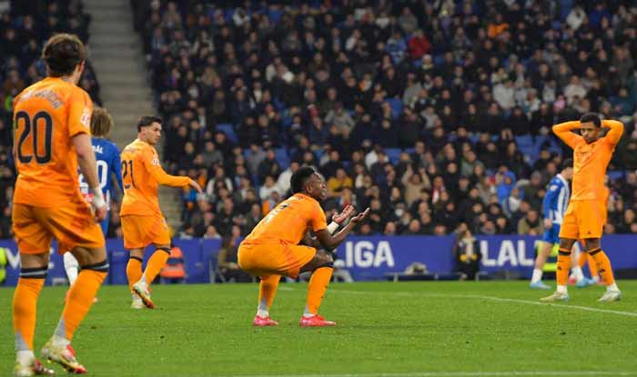 Liga : Le Real Madrid piégé, l'Atlético recolle et relance le suspense 
 Liga : Le Real Madrid piégé, l'Atlético recolle et relance le suspense