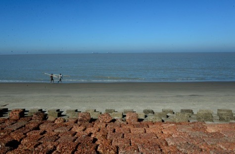 Au Bangladesh, la bataille perdue d'une île face à la montée des eaux
