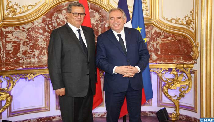 Le Chef du gouvernement s’entretient à Paris avec le Premier ministre français