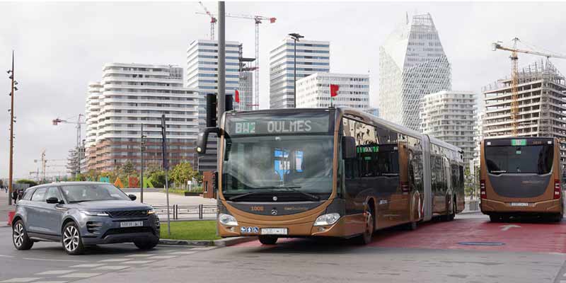 Le transport public sous pression démographique et urbaine Le transport public sous pression démographique et urbaine