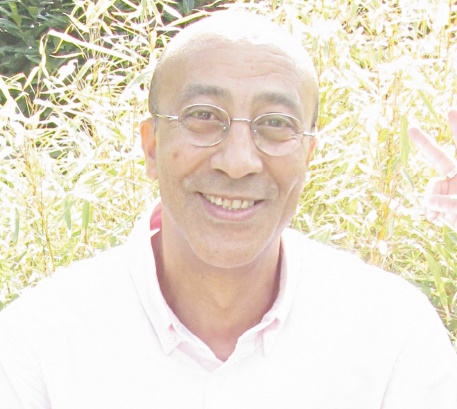 Omar Samaoli :   Chaque fois qu’il y a une crise, on s’emploie à trouver un responsable. Actuellement, en France, c’est  l’étranger