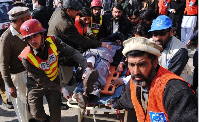 Le Pakistan rend hommage à ses étudiants tués et s'interroge Le Pakistan rend hommage à ses étudiants tués et s'interroge