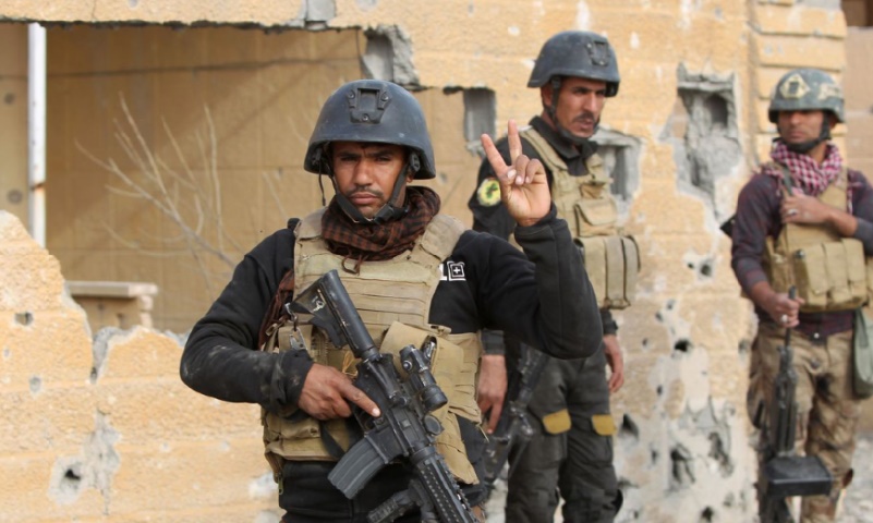 L'armée irakienne tente de briser les défenses de l'EI