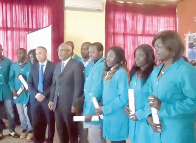 Remise des diplômes aux migrants africains au terme d'une formation dans les professions agricoles