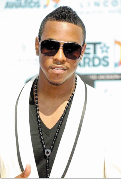 Scandales de stars à l'aéroport : Jeremih, décembre 2014 Scandales de stars à l'aéroport : Jeremih, décembre 2014