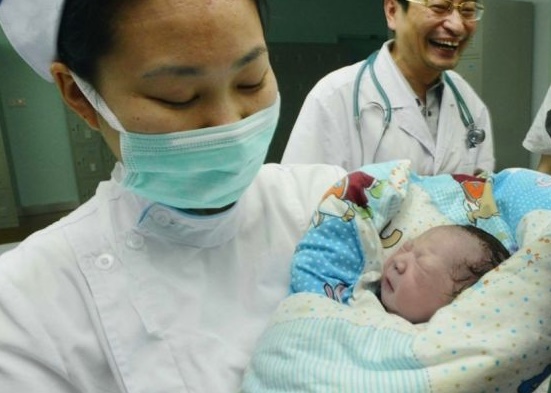 Insolite : Bébé miraculé Insolite : Bébé miraculé