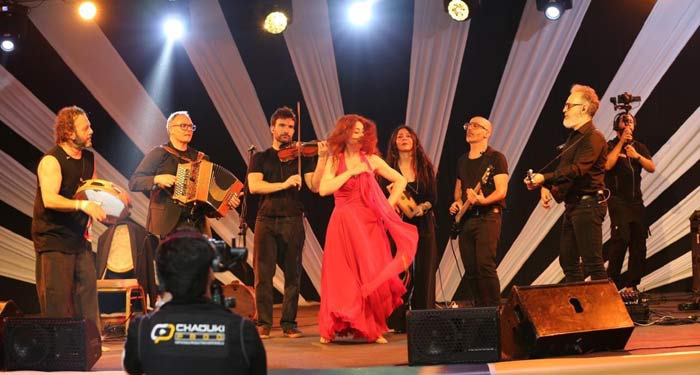 Canzoniere Grecanico Salentino fait vibrer Casablanca aux sons et danses du sud de l’Italie