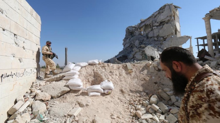 Les zones rebelles d'Alep se préparent à endurer un siège Les zones rebelles d'Alep se préparent à endurer un siège