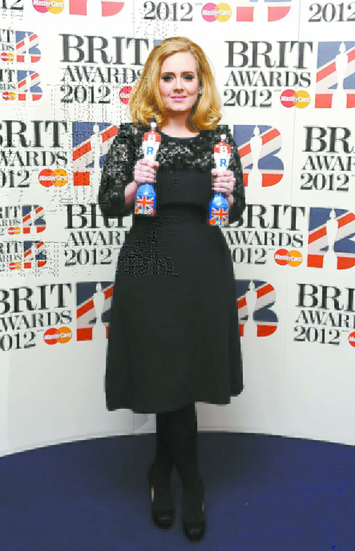 Adele triomphe aux Brit Awards