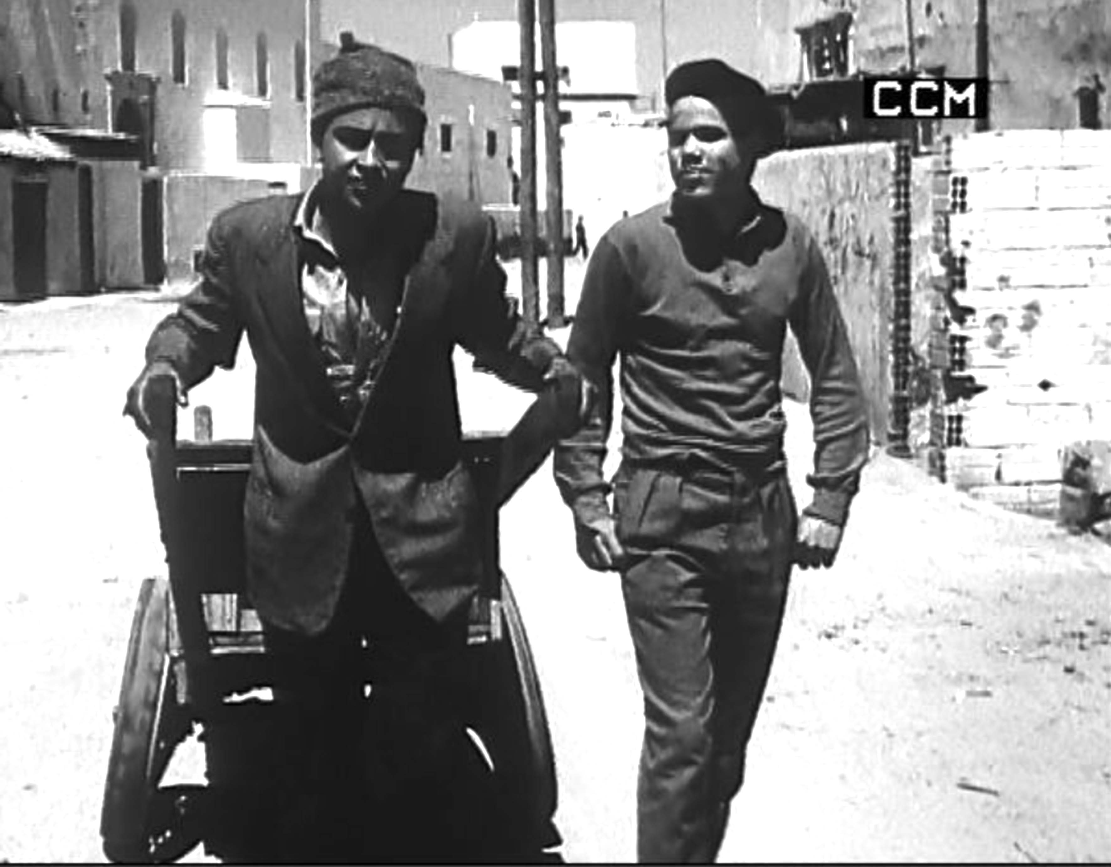 Brahim ou le collier de beignets de Jean Fléchet (Moyen métrage, 1957, N.B, 45 mn)   Les premiers jours de l’indépendance, Brahim, jeune chômeur se met à la recherche du travail, c’est tout le pays qui se mobilise…Avec Hassan Skali, Tayeb Seddiki, Fatima Abdelmalek.