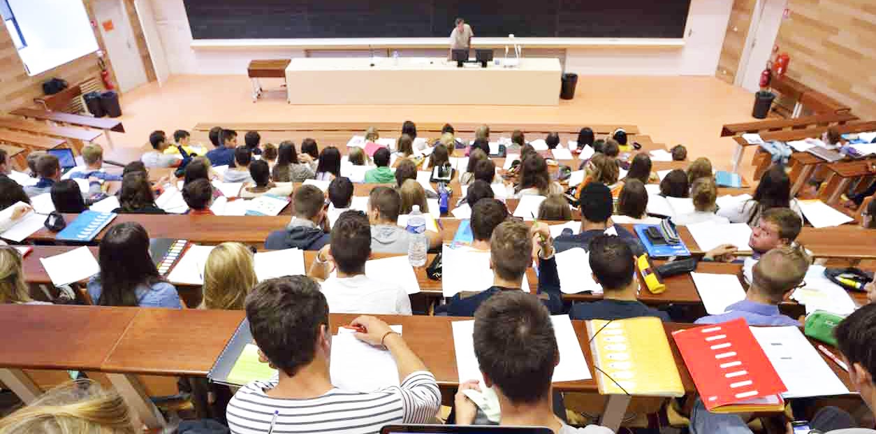 Quand les performances des enfants des MRE font débat