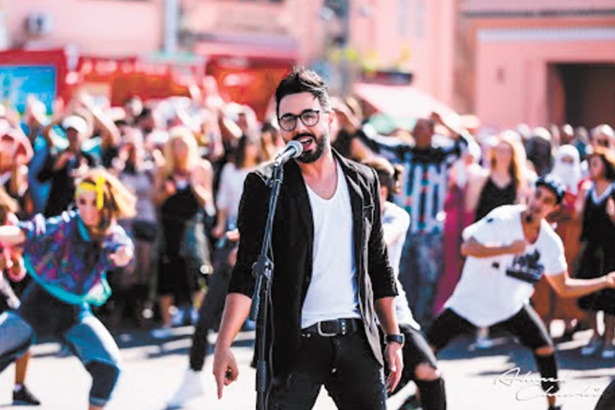 Ahmed Chawki provoque un “Tsunami” à Jamaâ El Fna