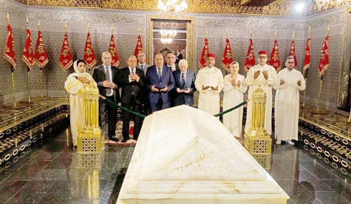 Une délégation ittihadie se recueille sur les tombes des regrettés Souverains, Feu Mohammed V et Feu Hassan II
