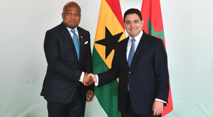 Nasser Bourita s'entretient avec son homologue ghanéen en marge de la Conférence sur la démobilisation, le désarmement et la réintégration des enfants soldats