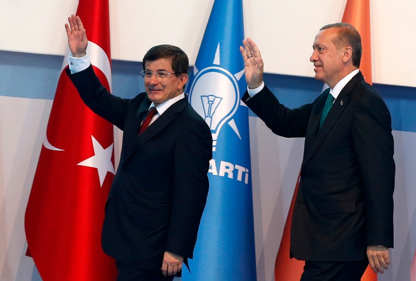 Ahmet Davutoglu sur le départ, Erdogan consolide son pouvoir en Turquie