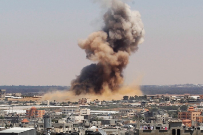 L’armée d’occupation israélienne mène des frappes aériennes contre la bande de Gaza
