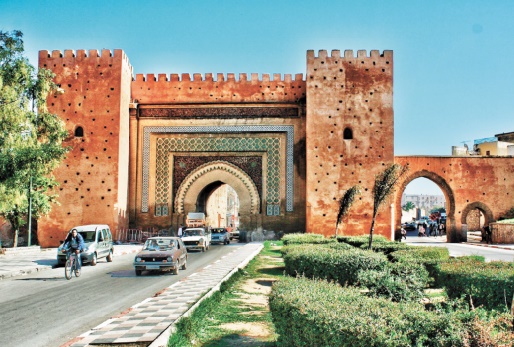 Le 1er colloque national sur les techniques économiques décisionnelles à Meknès