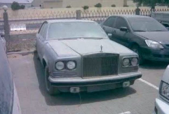 Insolite : Voitures abandonnées Insolite : Voitures abandonnées