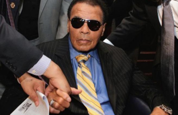 Mohamed Ali hospitalisé pour un problème respiratoire