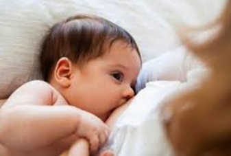 Les enfants nourris  au sein six mois ont moins de troubles du comportement