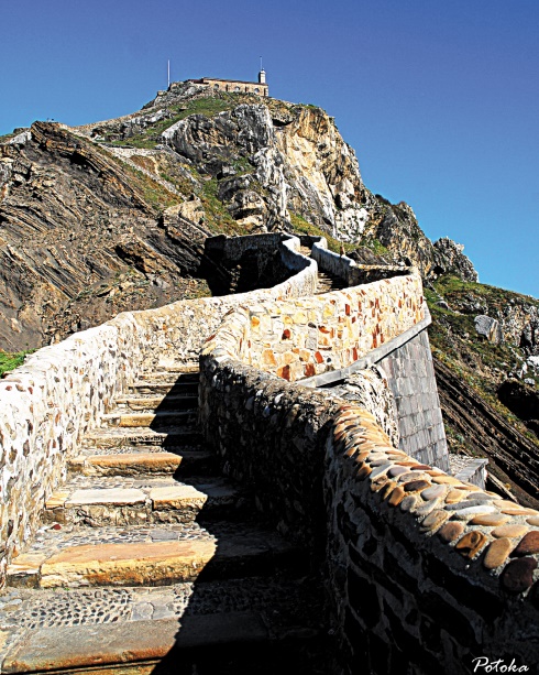 Les destinations les plus spectaculaires du monde :  Les escaliers de l'île de Gaztelugatxe - Communauté autonome basque