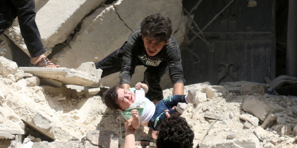 Bombardements aériens sur des hôpitaux d’Alep et tirs de roquettes sur Damas