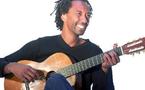 En concert fusion au Festival Gnaoua et musiques du monde : Mahmoud Guinea rencontre le guitariste Daby Touré