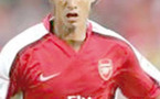 Emirates Cup: Chamakh marque de nouveau pour Arsenal