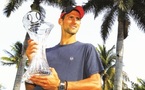 Novak Djokovic sur un nuage avant la terre