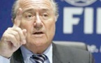 Projet "GOAL" : Blatter inaugure deux terrains revêtus de gazon synthétique