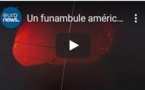 Un funambule américain traverse un volcan en activité
