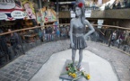 Une statue  d'Amy Winehouse  dévoilée à Londres