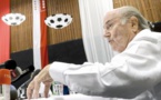 Attaque, défense: Blatter toujours au centre du jeu