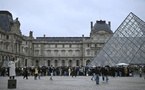 Vol de bijoux au Louvre: Les cambrioleurs traqués, le musée sous pression